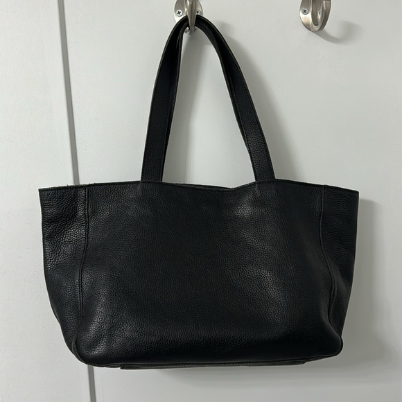 Black leather tote - Picture 9 of 11